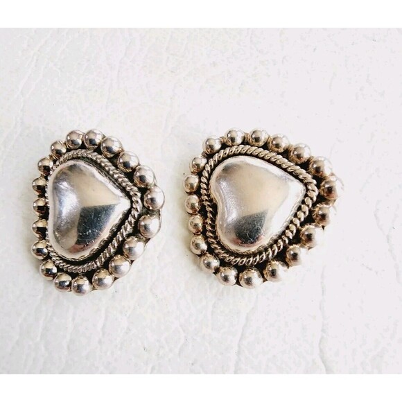 Taxco Mexico 925 Sterling Beaded Edge Heart Clip On Earrings 1" 21g - Picture 2 of 7